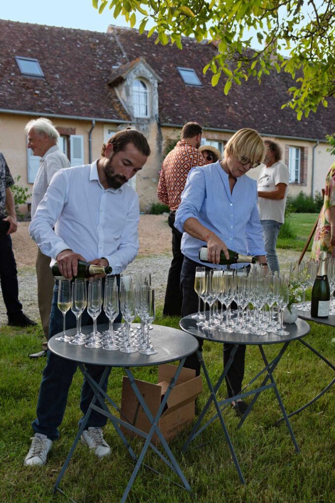 Cour du Domaine des Écuries pour un cocktail de mariage