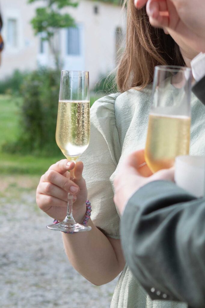 Ambiance de cocktail au Domaine des Écuries